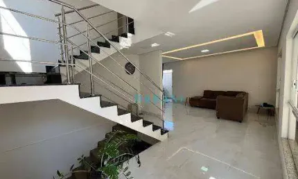 Casa com 4 quartos à venda na Rua Maria Margarida Paiva, Residencial Portinari, Varginha, 330 m2 por R$ 1.200.000