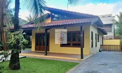 Casa em condomínio fechado com 3 quartos para alugar no Balneário Praia do Pernambuco, Guarujá 