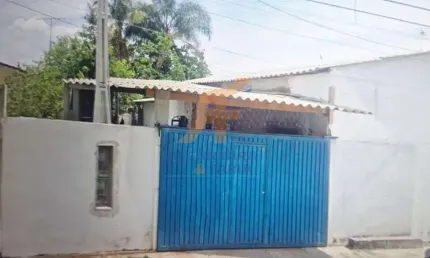 Casa para Locação em Jacareí, Jardim Mesquita, 2 dormitórios, 1 banheiro, 1 vaga
