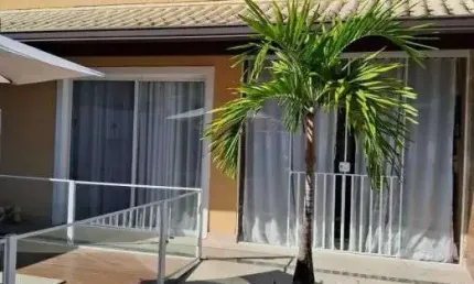VENDO CASA DUPLEX 4 QUARTOS SENDO 3 SUÍTES, 215M² , NA CHARMOSA VARGEM PEQUENA , PORTEIRA FECHADA