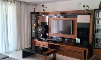 VENDO CASA DUPLEX 4 QUARTOS SENDO 3 SUÍTES, 215M² , NA CHARMOSA VARGEM PEQUENA , PORTEIRA FECHADA