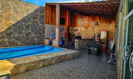 VENDO EXCELENTE CASA 3 QUARTOS, SUITE   GARAGEM 3 CARROS , PISCINA COM BAR A 3 MINUTOS DA DUTRA EM ROSA DOS VENTOS