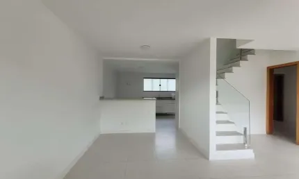 Casa em condomínio fechado com 3 quartos para alugar na Manhuaçu, 599, Vargem Grande, Rio de Janeiro por R$ 4.200