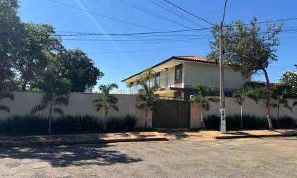Oportunidade Única: Prédio Comercial à Venda em Caldas Novas-GO, no Bairro Portal das Águas Quentes - 432,53 m² de Área!
