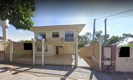 Imponente sobrado de luxo com 5 quartos e 4 suítes à venda em Goiânia-GO, bairro Bro Cidade Jardim - 452m², 5 vagas.