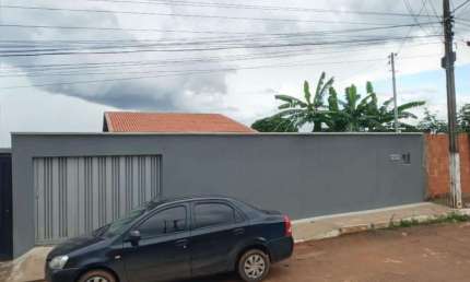 Espetacular casa à venda em Brasília-DF, Ceilândia: 4 quartos, 1 suíte, 2 salas, 2 banheiros, 8 vagas de garagem, 156 m²