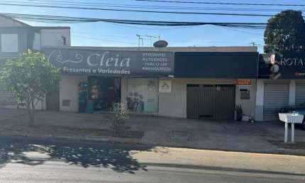 Imperdível casa à venda em Goiânia-GO, Jardim Balneário Meia Ponte: 3 quartos, 1 suíte, 1 sala, 2 banheiros, 2 vagas de garagem, 250m².