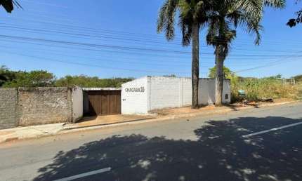 Chácara Comercial de Alto Padrão em Aparecida de Goiânia - 3 quartos, 2 suítes, 3 salas, 6 banheiros, 359m² - Imperdível!