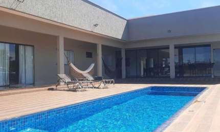 Chácara de Luxo à Venda em Trindade-GO  Residencial Terra Santa  3 quartos, 1 suíte, 1 sala, 3 banheiros, 5 vagas, 1.000m²