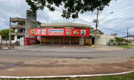 Imóvel Comercial Espaçoso e Moderno no Jardim Planalto, Goiânia-GO: 4 Quartos, 2 Suítes, 3 Salas, 2 Banheiros, 3 Vagas, 746m².