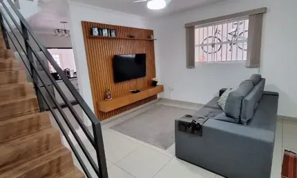 Linda casa à venda no bairro Campos Belo, Pindamonhangaba-SP.