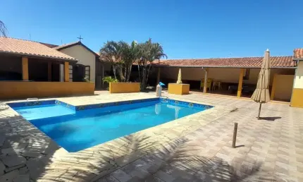 Linda Chácara á venda no Bairro Una em Pindamonhangaba.