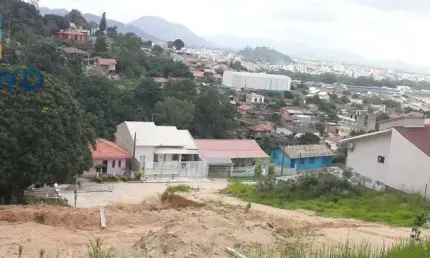 Terreno à venda na Rua Antônio Delpizzo Júnior, Oficinas, Tubarão