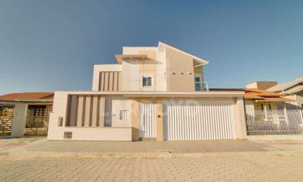 Casa com 3 quartos à venda no Revoredo, Tubarão 