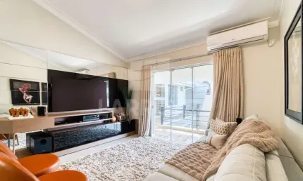 Casa  de dois pavimentos com 3 kitnets no bairro morrotes