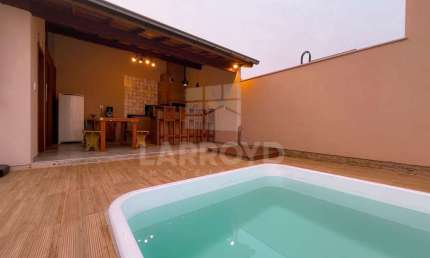 Lot. Viamar Parque Residencial - CASA COM ÁREA GOURMET E PISCINA