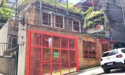 Aluga-se Prédio Comercial de 400m² no Jardins mobiliado