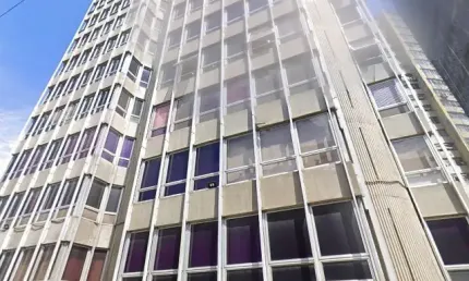 Vende-se conjunto coml de 196m², 6 salas e 2 vagas.