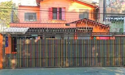 Vende-se e no Pacaembu Casa Comercial 250m² - 8 salas e 4 vagas