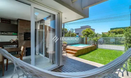 A casa com 04 quartos perfeita para curtir Bombinhas está aqui e pode ser sua!