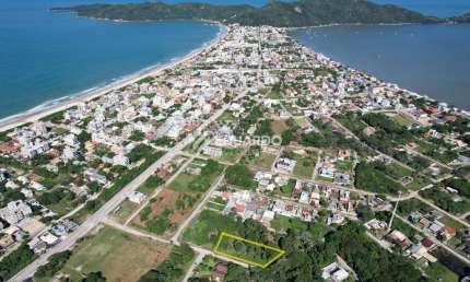 05 terrenos à venda com área total de 1.616m2 em Bombinhas - SC.