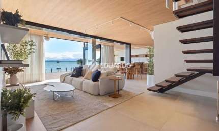 Casa beira-mar em Morrinhos, Bombinhas, com 4 suítes, ofurô com vista para o mar