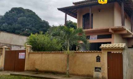 Ampla casa dúplex com piscina  em Balneário das Conchas!!!