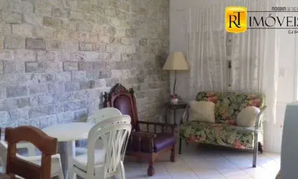 Ótima Casa de 2 Quartos a 100 metros da Praia do Peró
