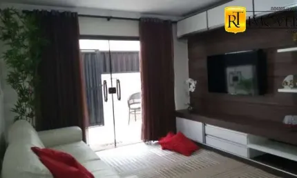 Lindíssima casa duplex em condomínio com 3 quartos em Cabo Frio