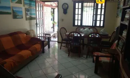 Casa duplex com 2 quartos em condomínio no Portinho
