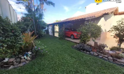 Casa linear de 2 quartos à venda no bairro Palmeiras em Cabo Frio/RJ