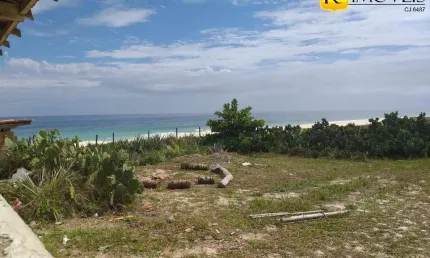 Terreno murado com vista para o mar em Praia Seca em Araruama