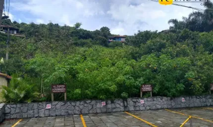 Terreno excepcional de 1.800 m² na Praia de João Fernandes em Búzios