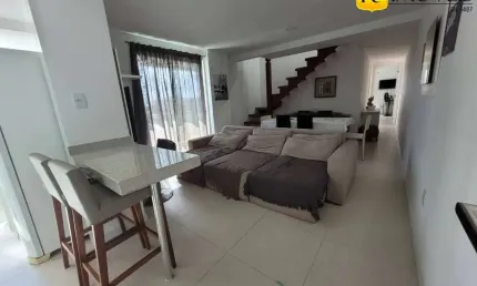 Excelente Cobertura à venda na quadra da Praia do Forte em Cabo Frio/RJ