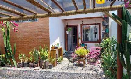 Casa Residencial de 2 Quartos com Churrasqueira e Quintal Amplo em Iguaba