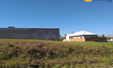 Terreno à venda no Residencial Alpha Beach - Araruama/RJ