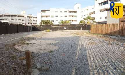 Terreno à venda de frente para a Praia Grande, Arraial do Cabo/RJ