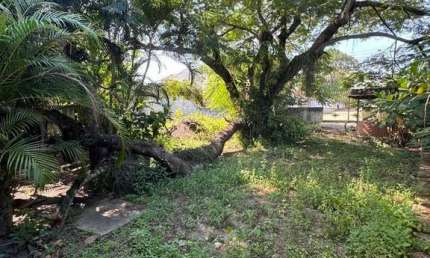 Terreno de 913 mt² residencial ou comercial à venda em Outeiro, Araruama/RJ
