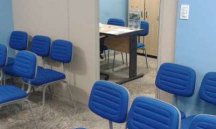 Sala Comercial com 40m² a venda no Centro de Araruama/RJ