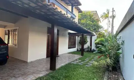Casa linda independente à venda no Jardim Flamboyant em Cabo Frio/RJ