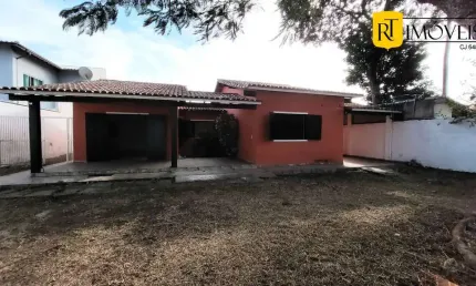 Casa independente com amplo quintal à venda nas Palmeiras, Cabo Frio/RJ