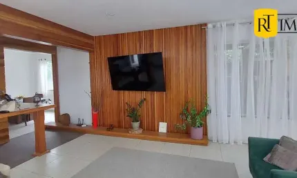 Casa à venda com 3 suítes e com pé direito alto em São Pedro da Aldeia