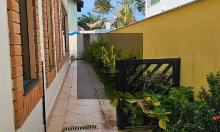 Casa de Condomínio em Bougainville Residencial I  -  Peruíbe