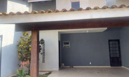Casa para Locação em Mogi das Cruzes, Vila Oliveira, 3 dormitórios, 1 suíte, 3 banheiros, 2 vagas