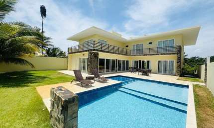 Casa Mobiliada para Venda em Camaçari, Barra do Jacuípe, 5 dormitórios, 5 suítes, 7 banheiros, 4 vagas