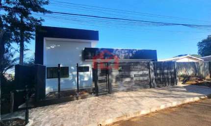 Casa a venda no Centro de Marialva,  quatro quartos sendo duas suítes