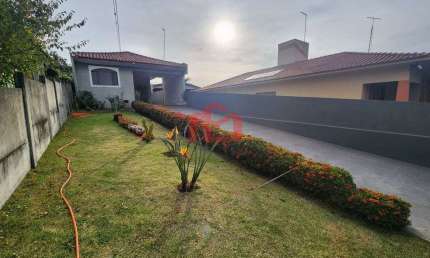 Casa a venda no centro de Marialva, 120m² de área construída.