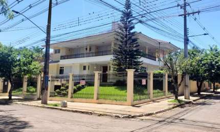 Belíssimo Sobrado à Venda em Marialva – Localização Privilegiada!