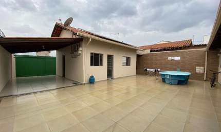 Casa para Venda em Araxá, JARDIM AMÉRICA, 2 dormitórios, 2 banheiros, 3 vagas