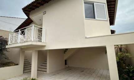Casa para Venda em Araxá, ARASOL, 3 dormitórios, 1 suíte, 2 banheiros, 4 vagas